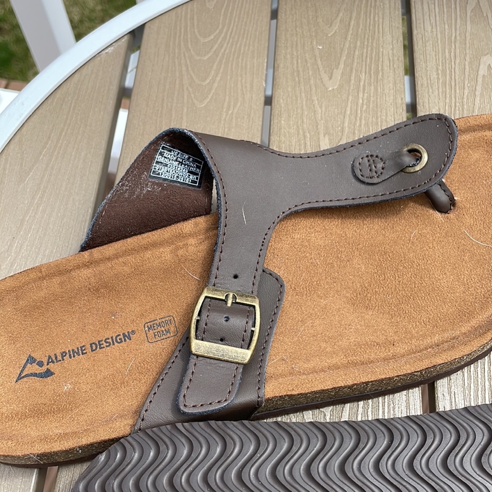 Alpine Design Sandals - Picture 3 of 4